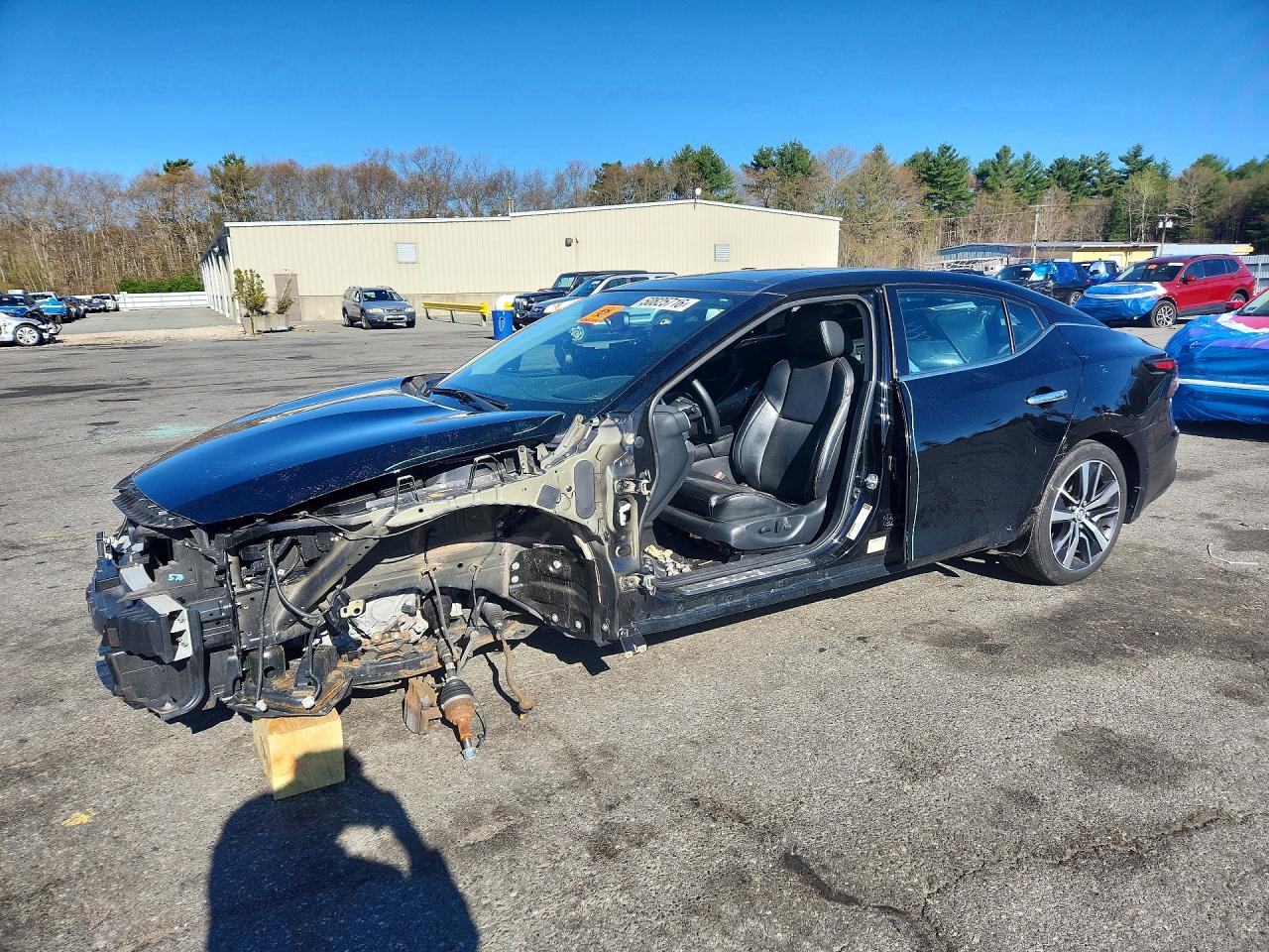 Salvage Nissan Maxima Image