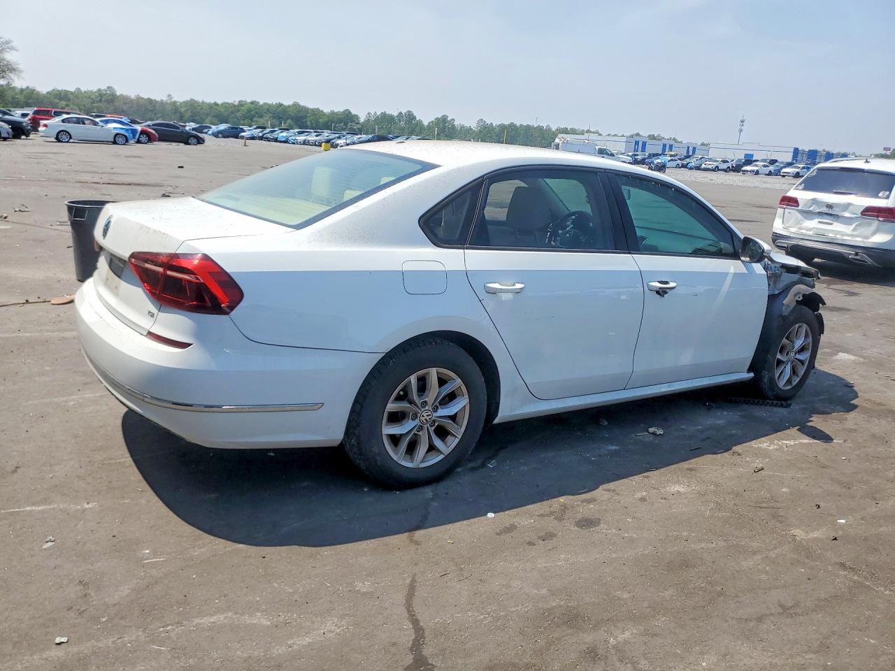 Volkswagen Passat S