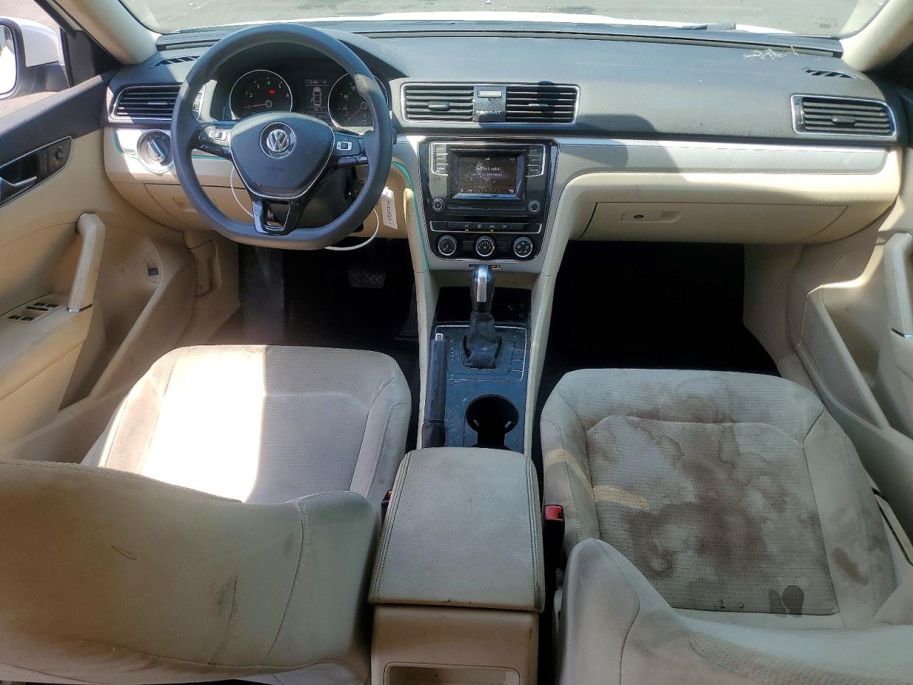 Volkswagen Passat S