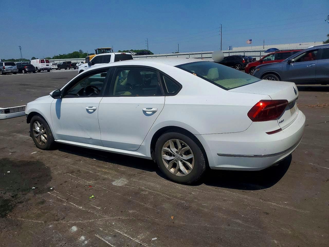 Volkswagen Passat S