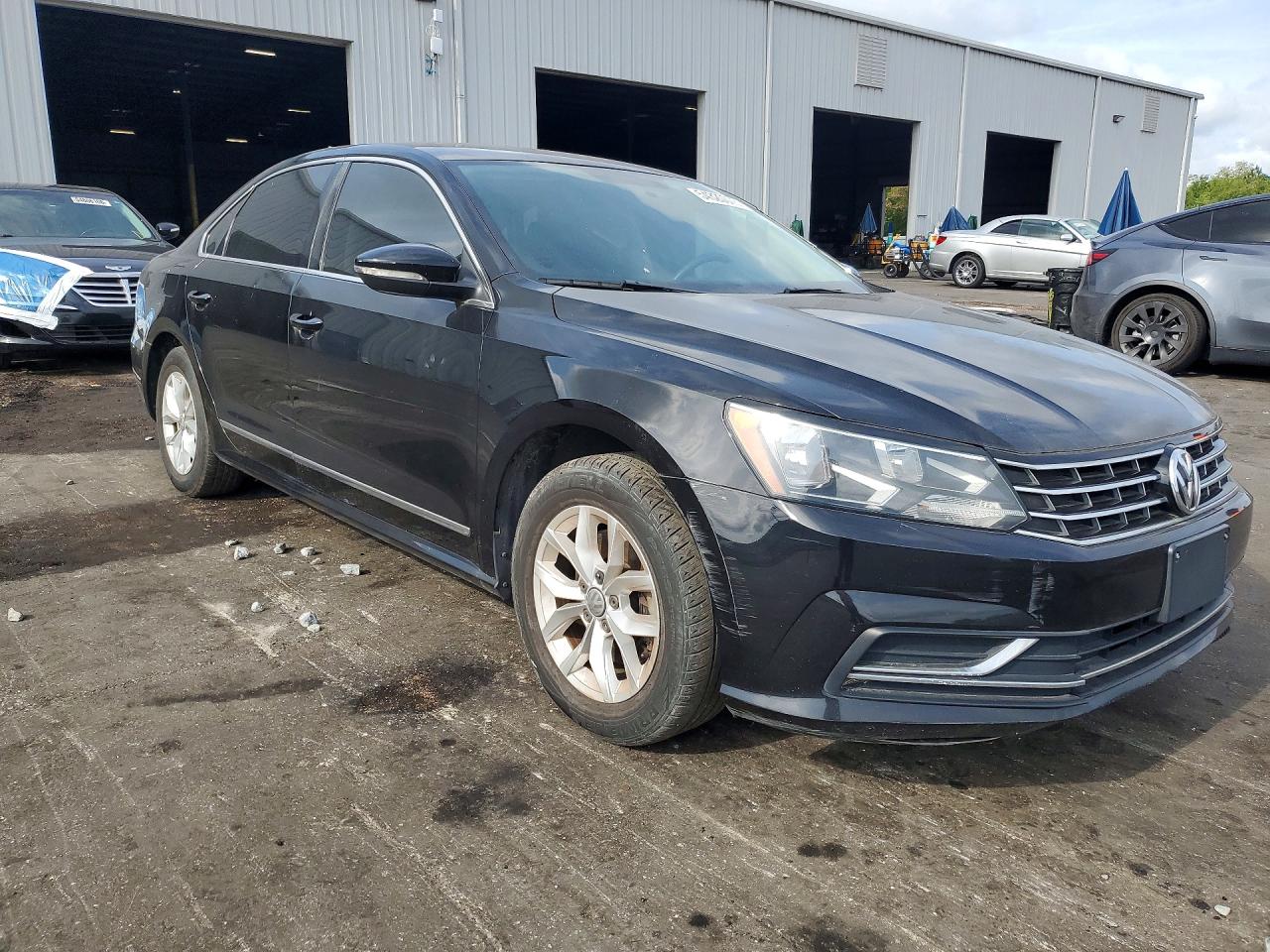 Volkswagen Passat S