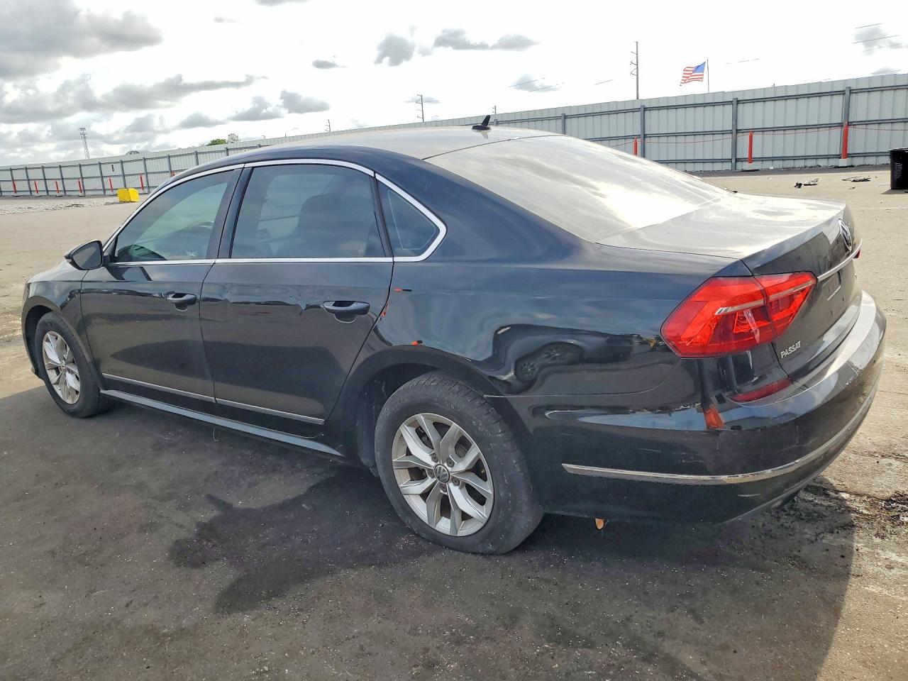 Volkswagen Passat S