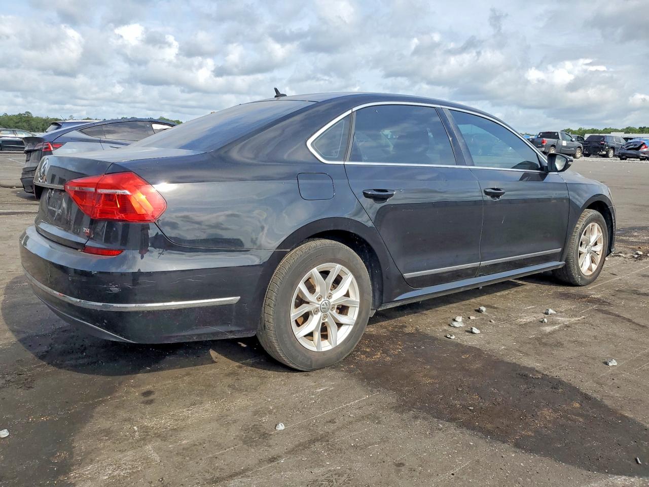 Volkswagen Passat S