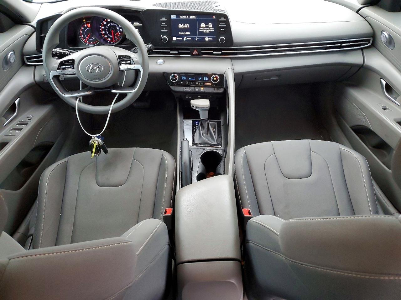 Hyundai ELANTRA Sel