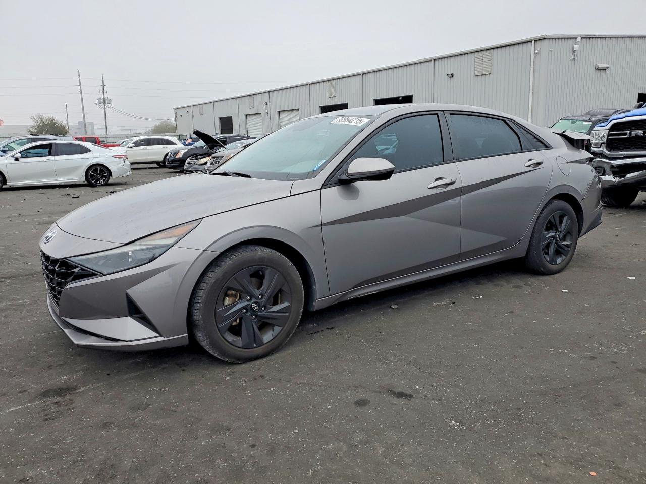 Salvage Hyundai ELANTRA Image