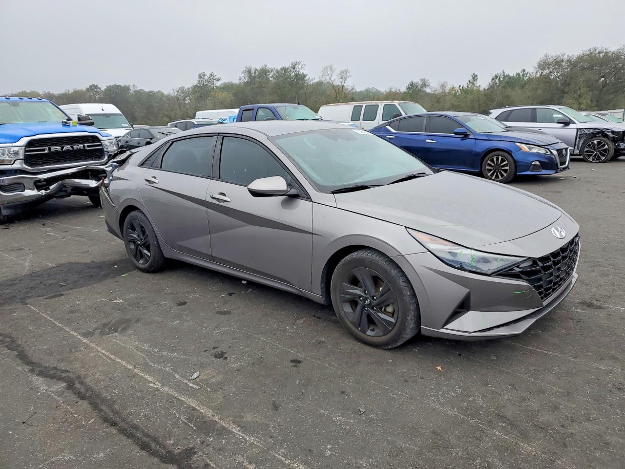 Hyundai ELANTRA Sel
