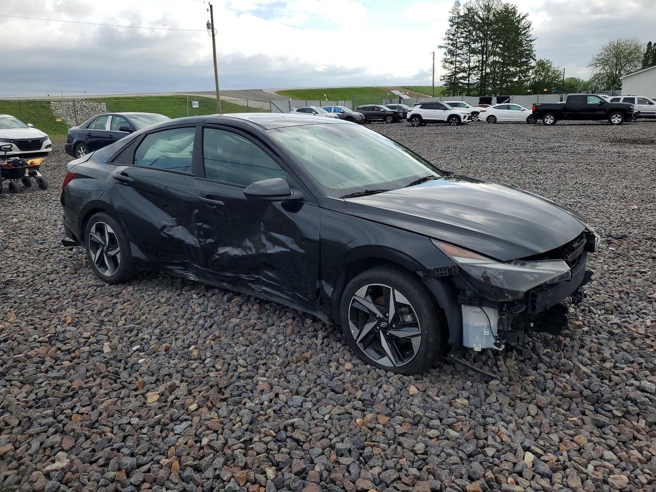 Hyundai ELANTRA Sel