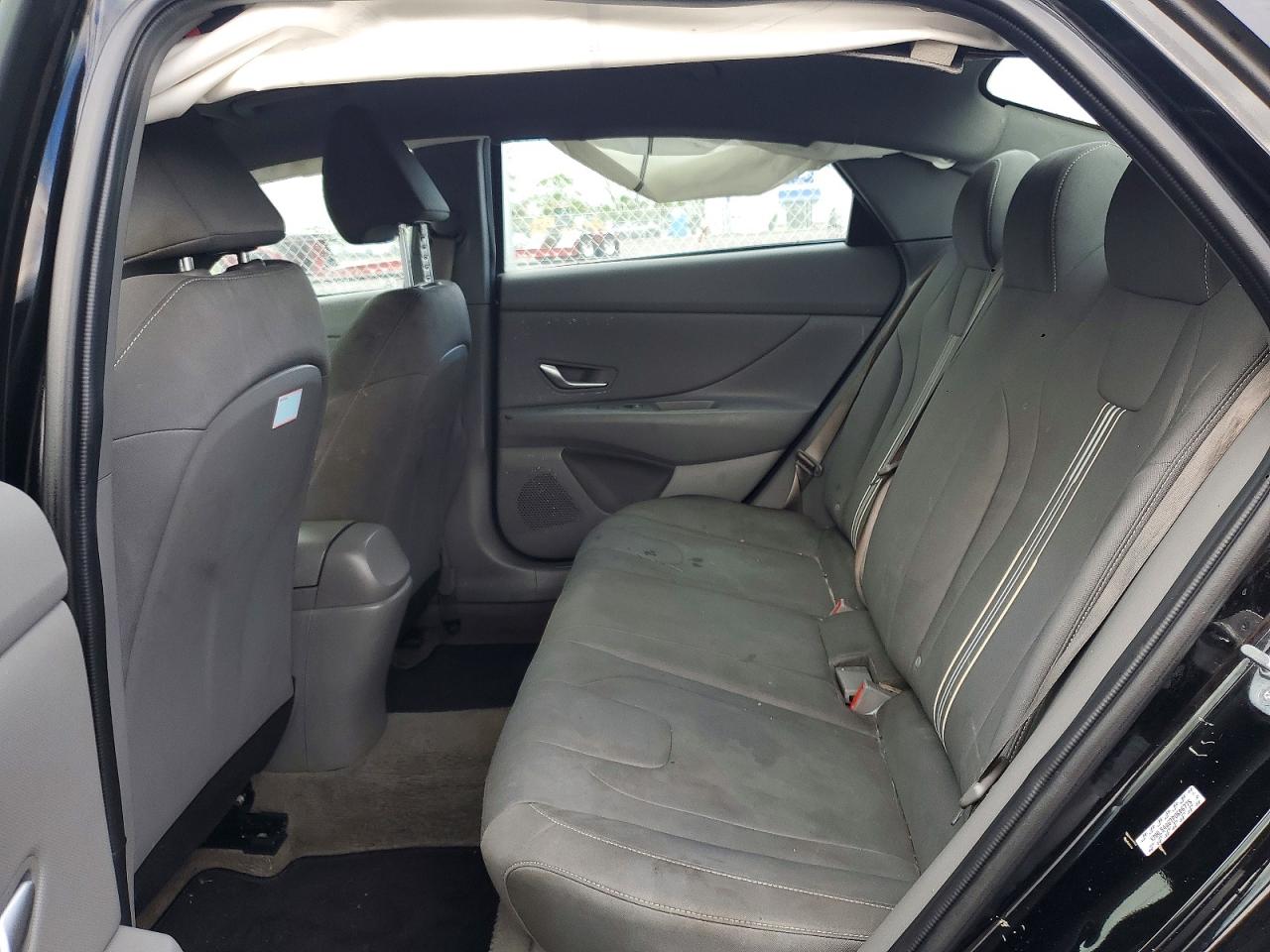 Hyundai ELANTRA Sel