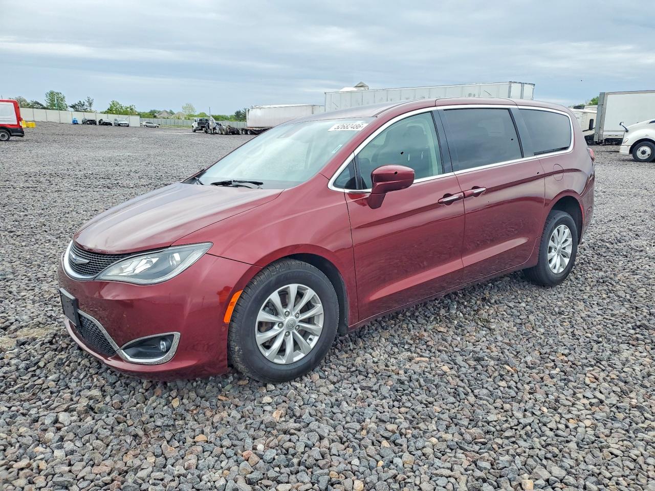 Salvage Chrysler Pacifica Image