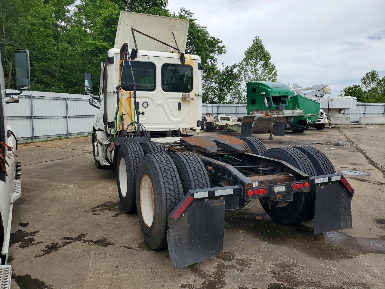 Freightliner Cascadia 126