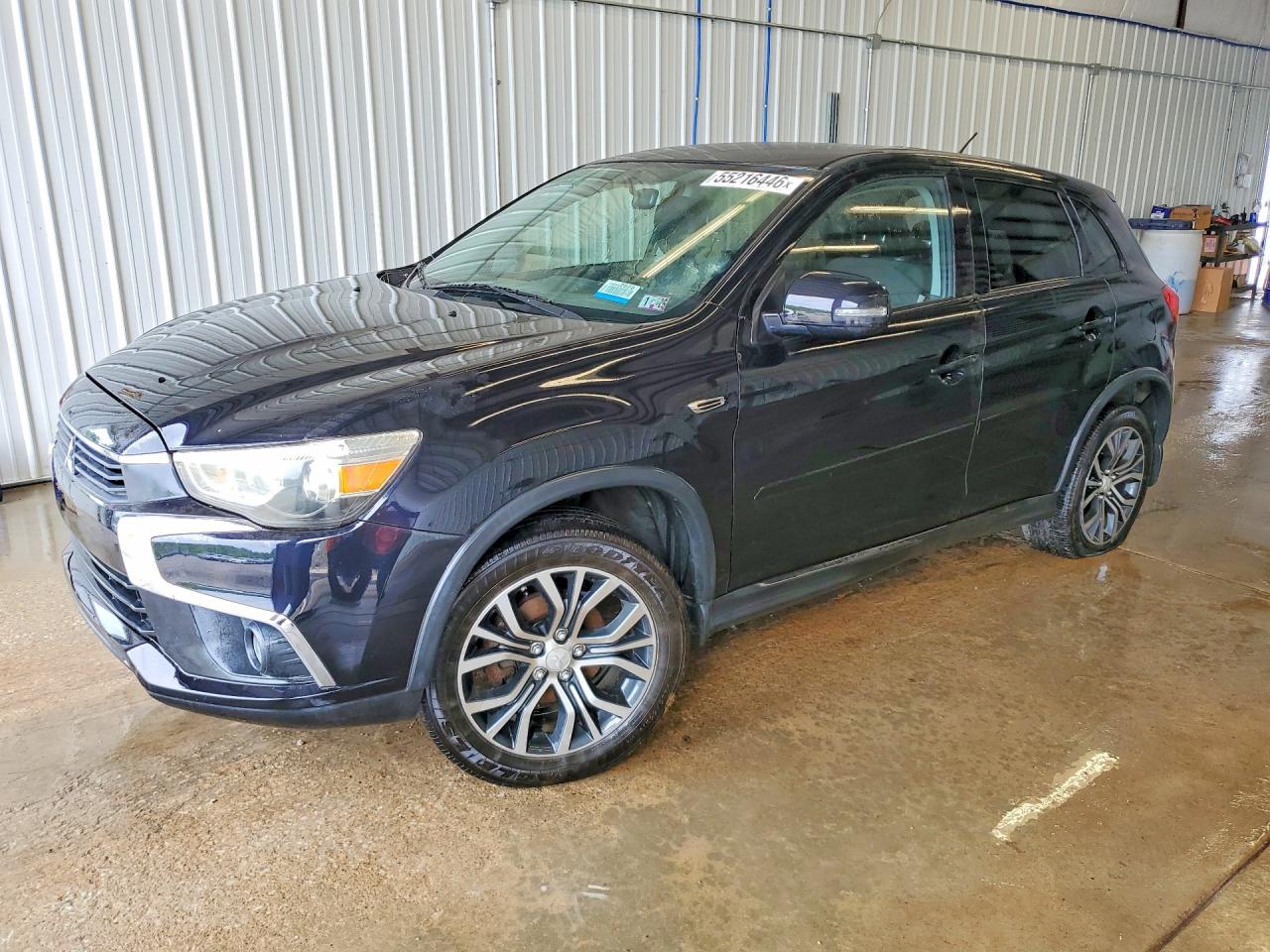 Salvage Mitsubishi Outlander Image
