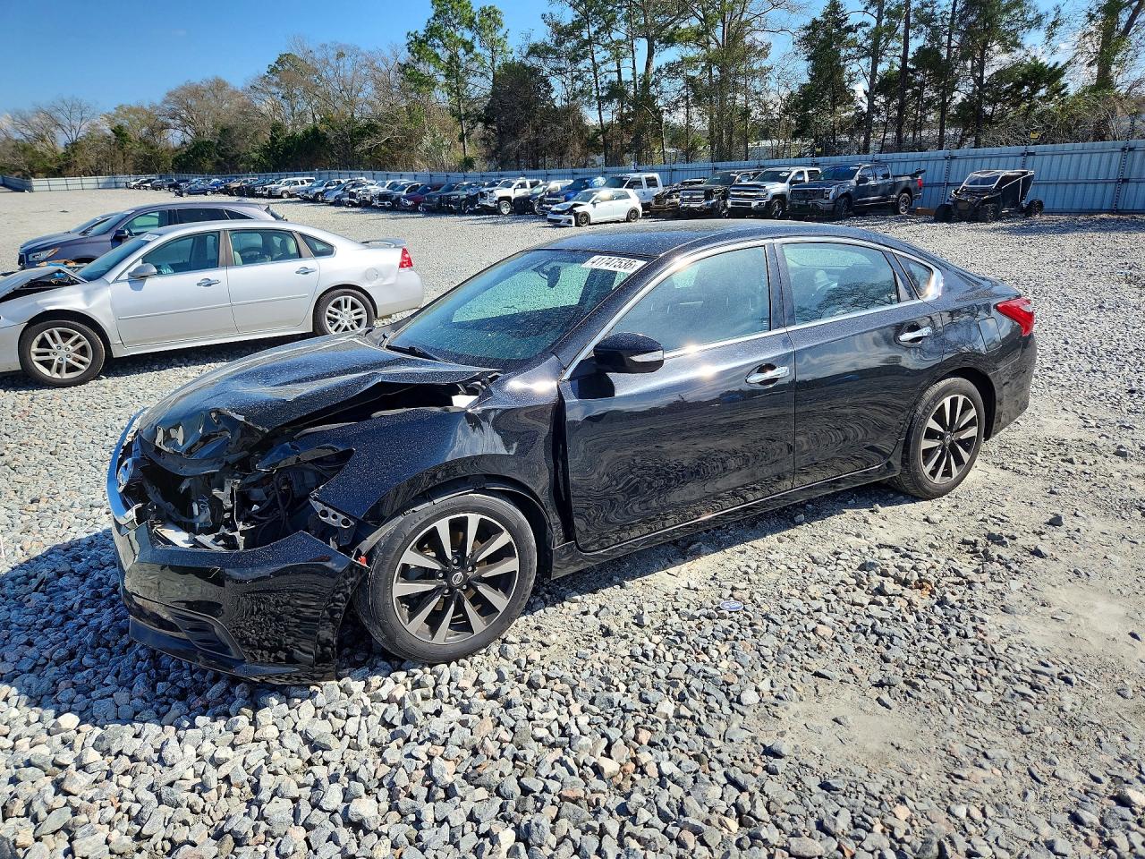 Salvage Nissan Altima Image