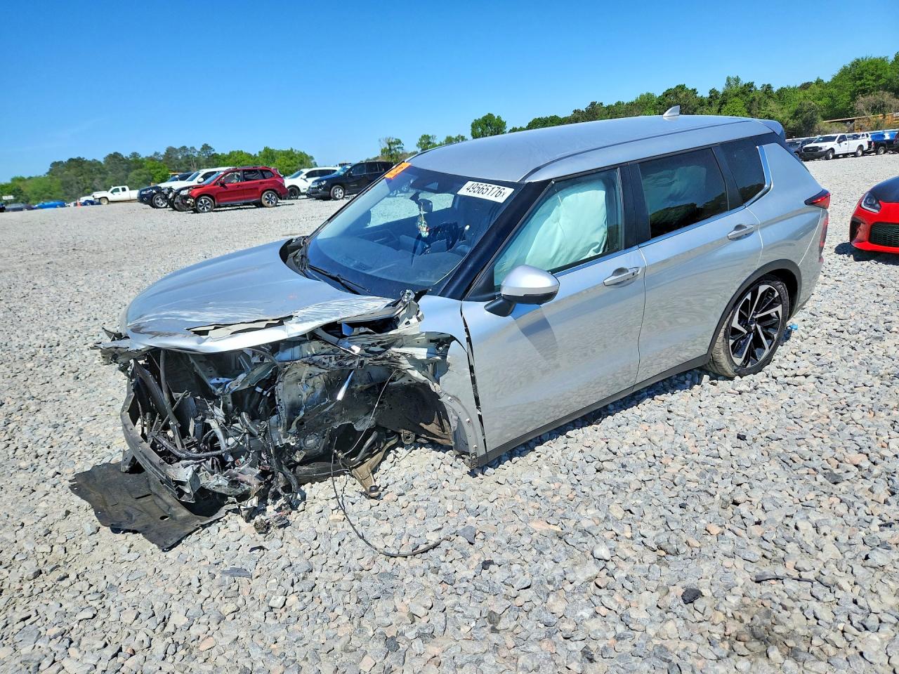 Salvage Mitsubishi Outlander Image
