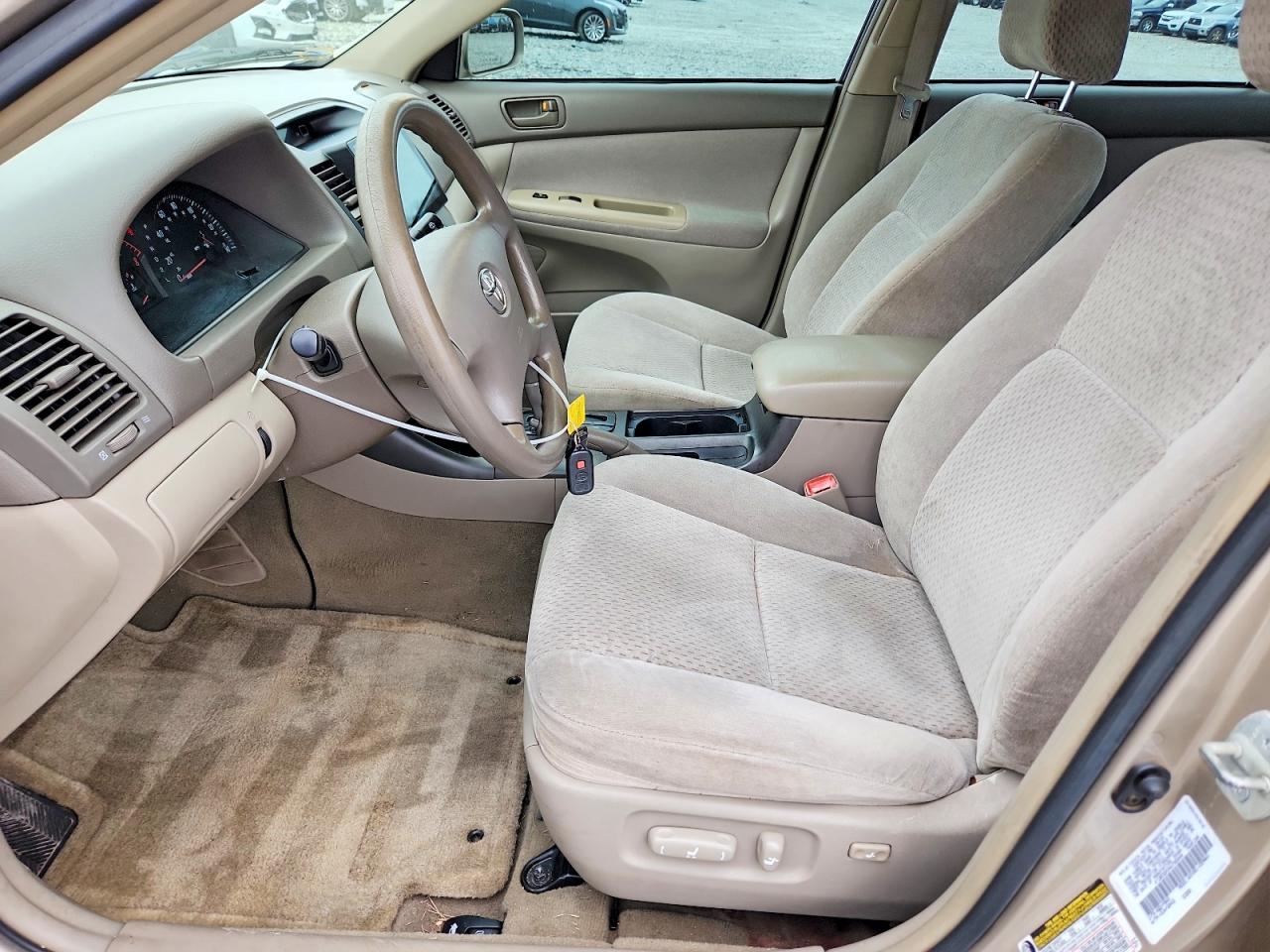Toyota Camry Le