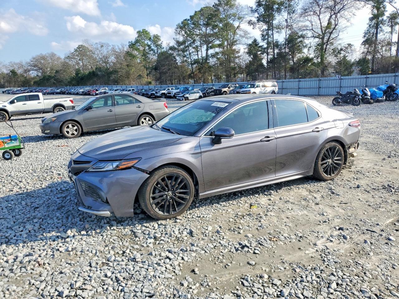 Salvage Toyota Camry Image
