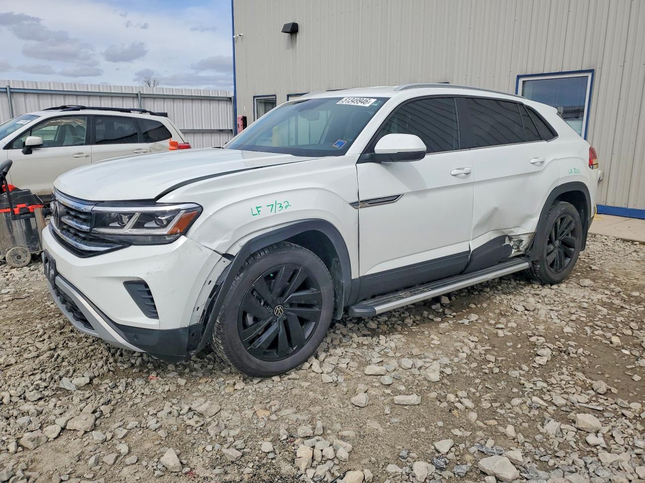 Salvage Volkswagen Atlas Image