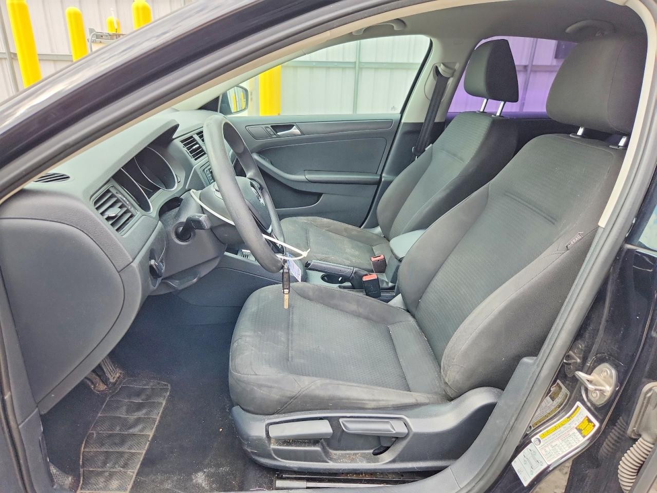 Volkswagen Jetta S