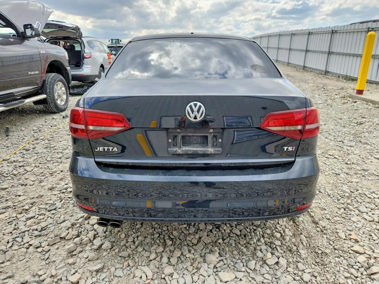 Volkswagen Jetta S