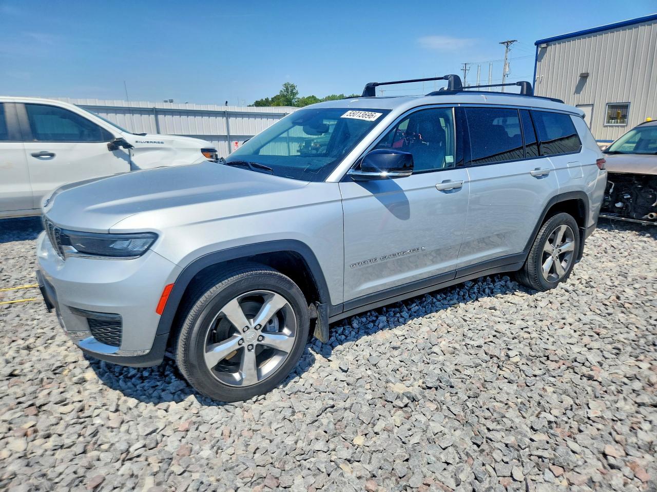 Salvage Jeep Cherokee Image
