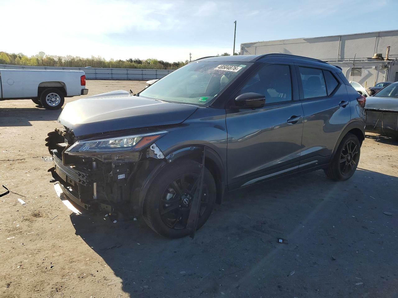 Salvage Nissan Kicks Image
