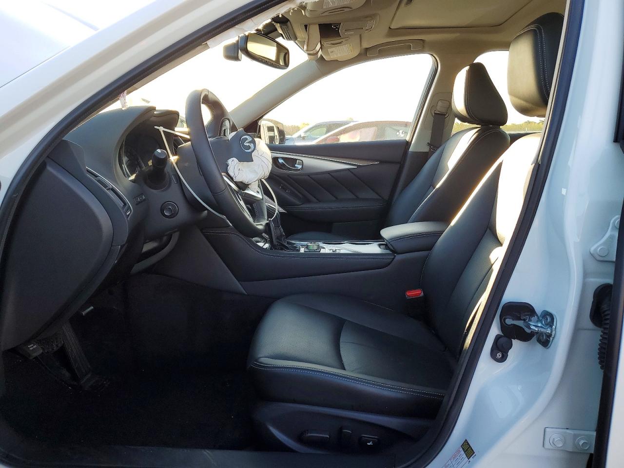 INFINITI Q50 Luxe