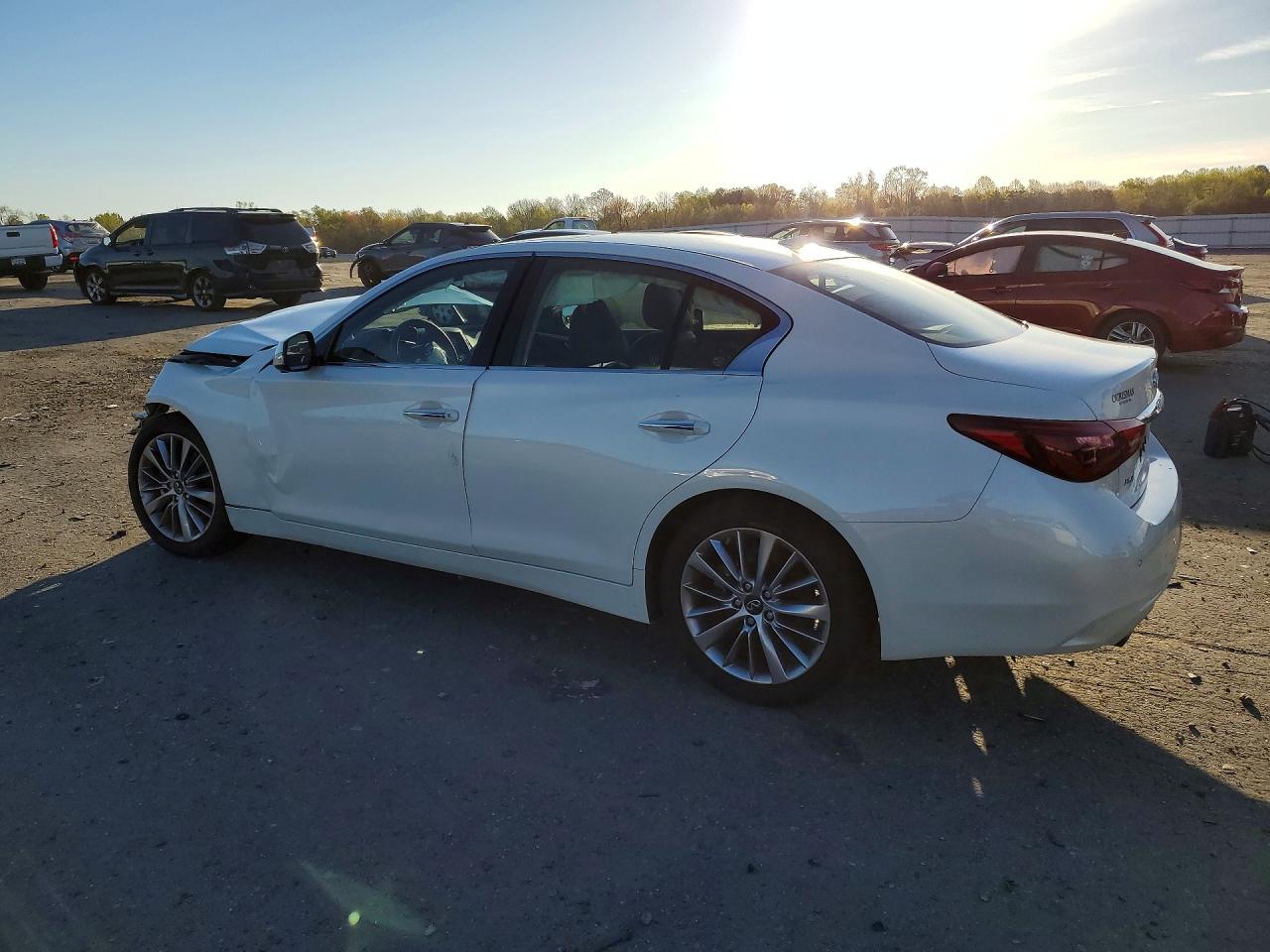 INFINITI Q50 Luxe