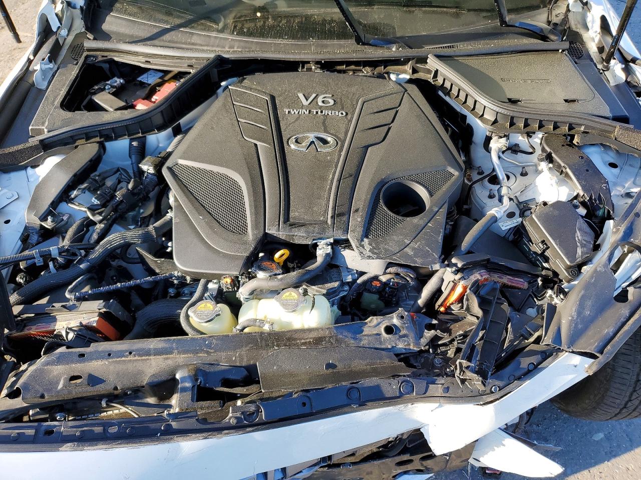 INFINITI Q50 Luxe