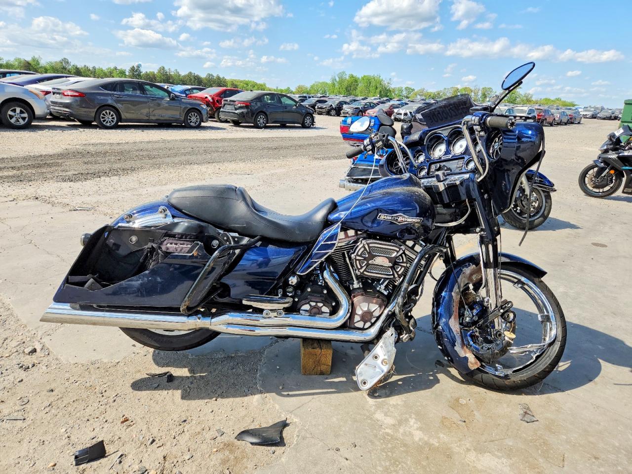 Salvage Harley-Davidson Fl Image
