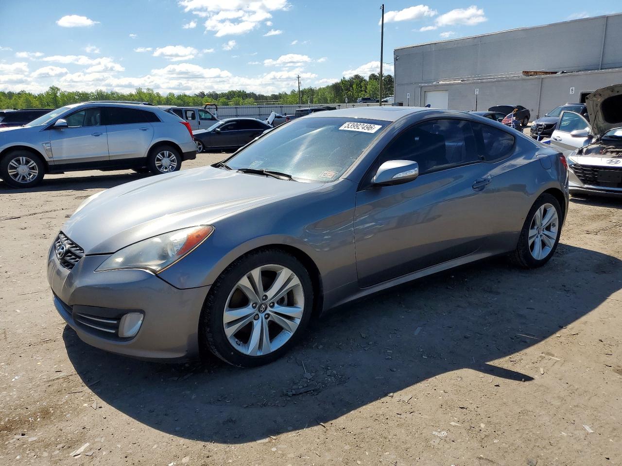 Salvage Hyundai Genesis Image