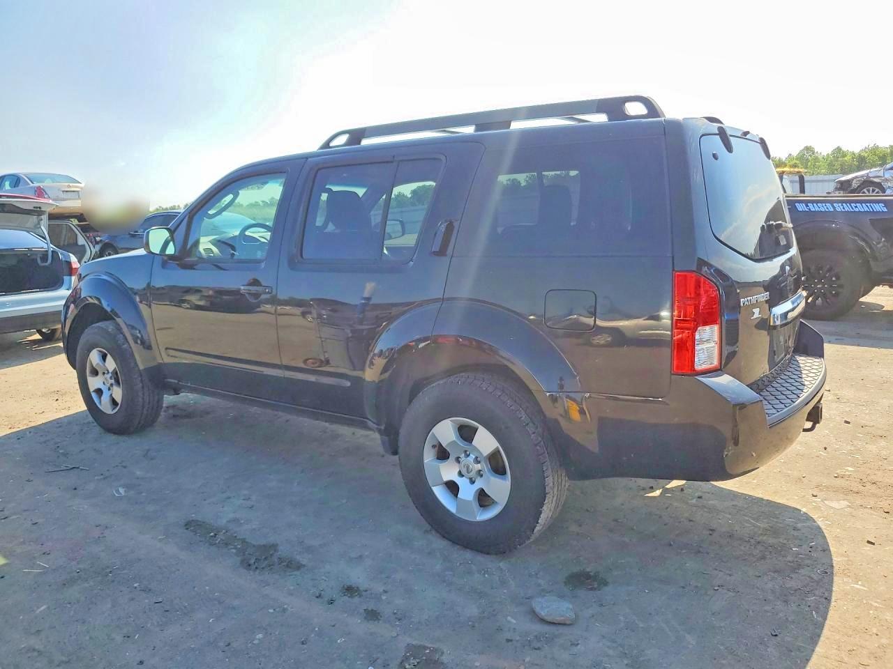 Nissan Pathfinder S
