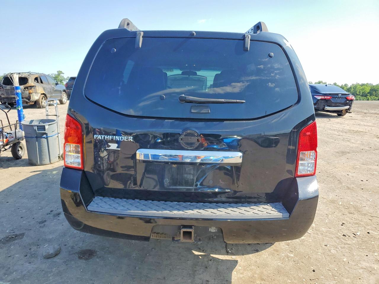 Nissan Pathfinder S
