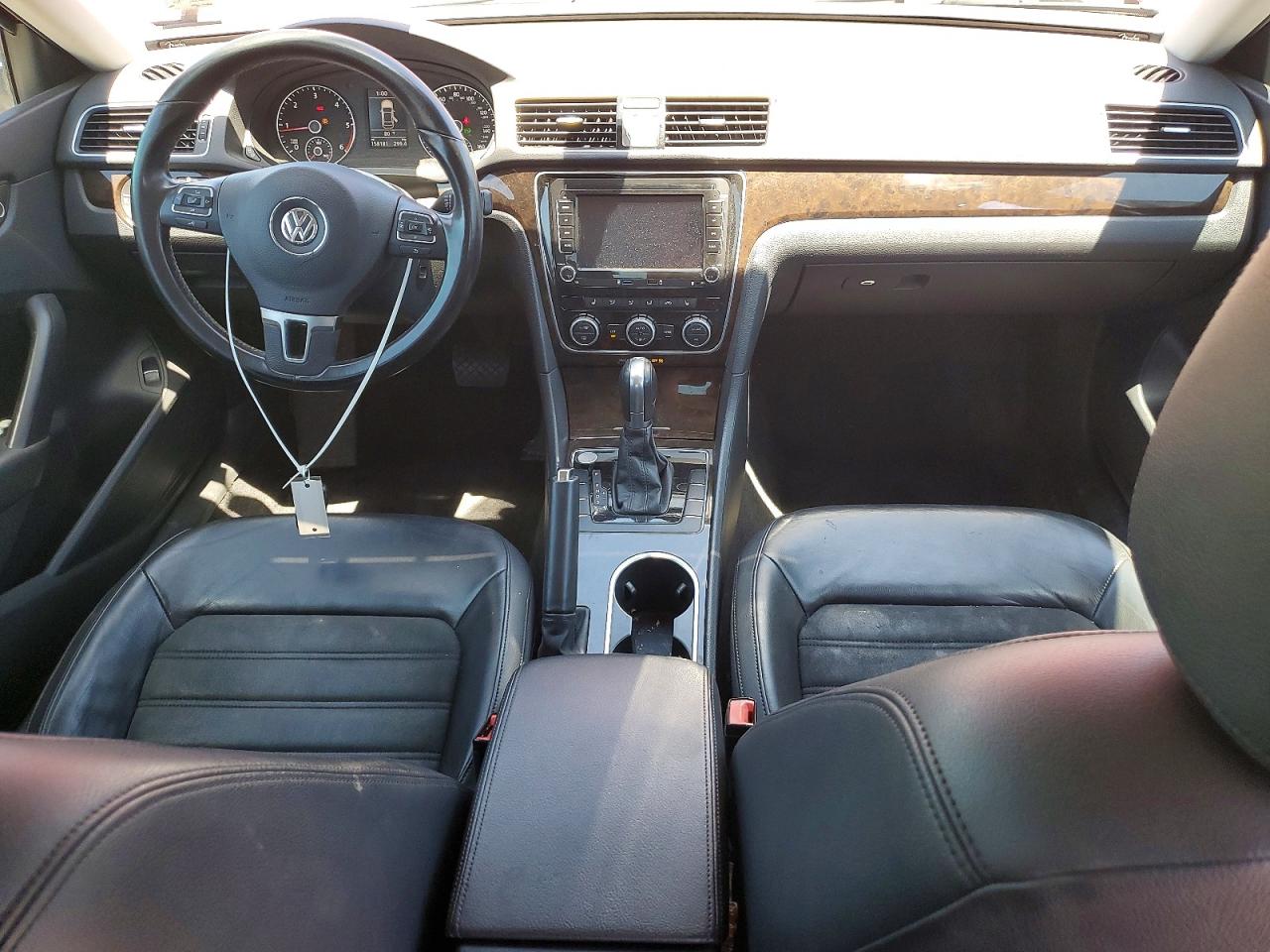 Volkswagen Passat Sel