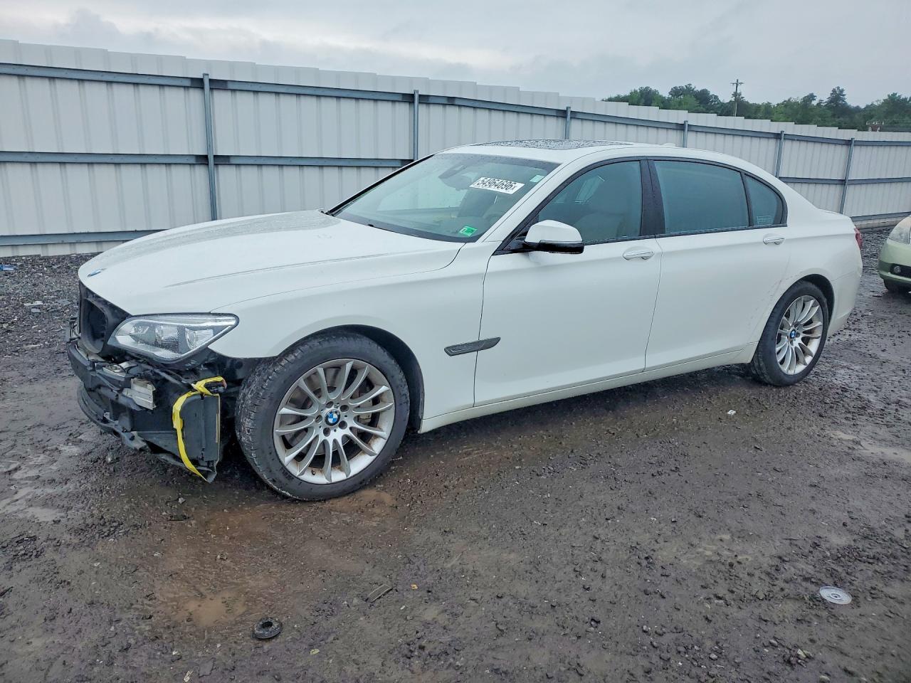 Salvage BMW 7 Series Image