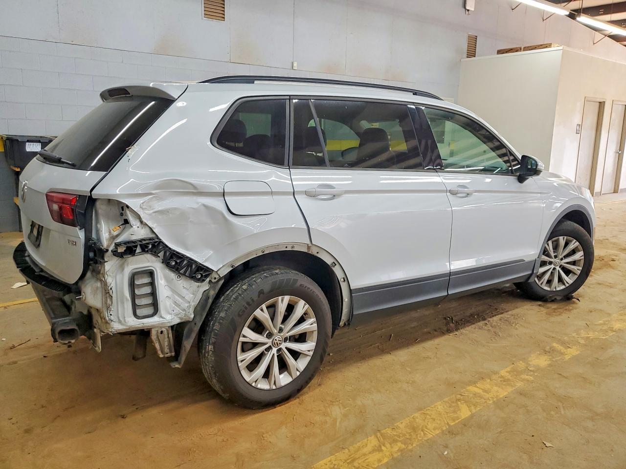 Volkswagen Tiguan S