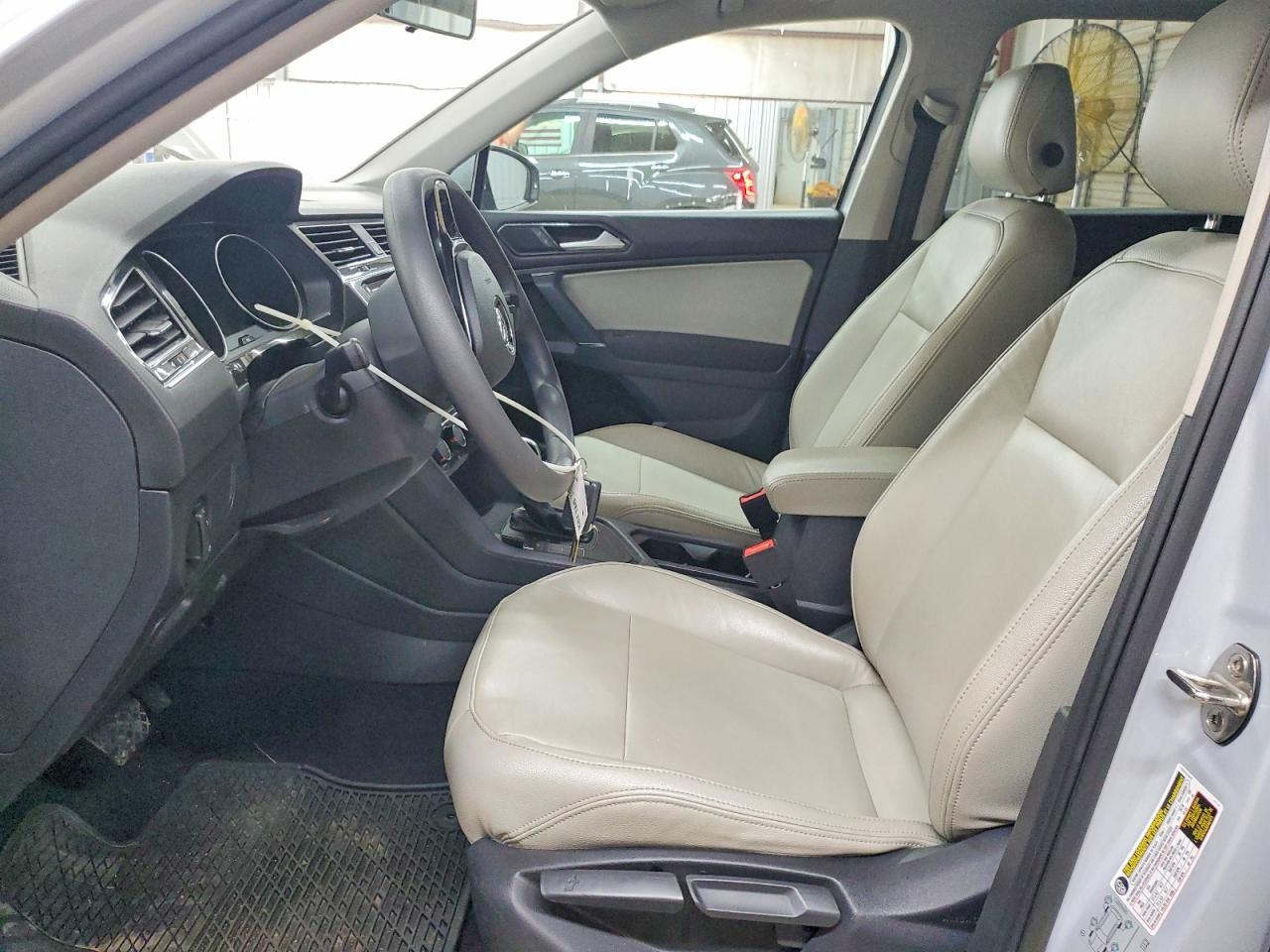 Volkswagen Tiguan S