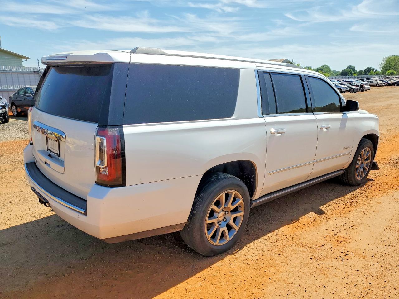 GMC Yukon Denali