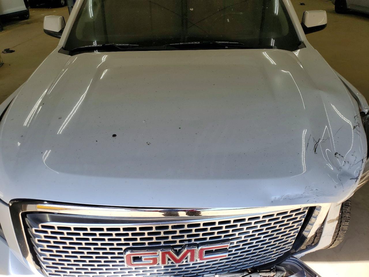 GMC Yukon Denali