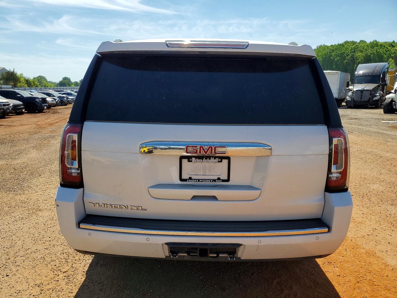 GMC Yukon Denali