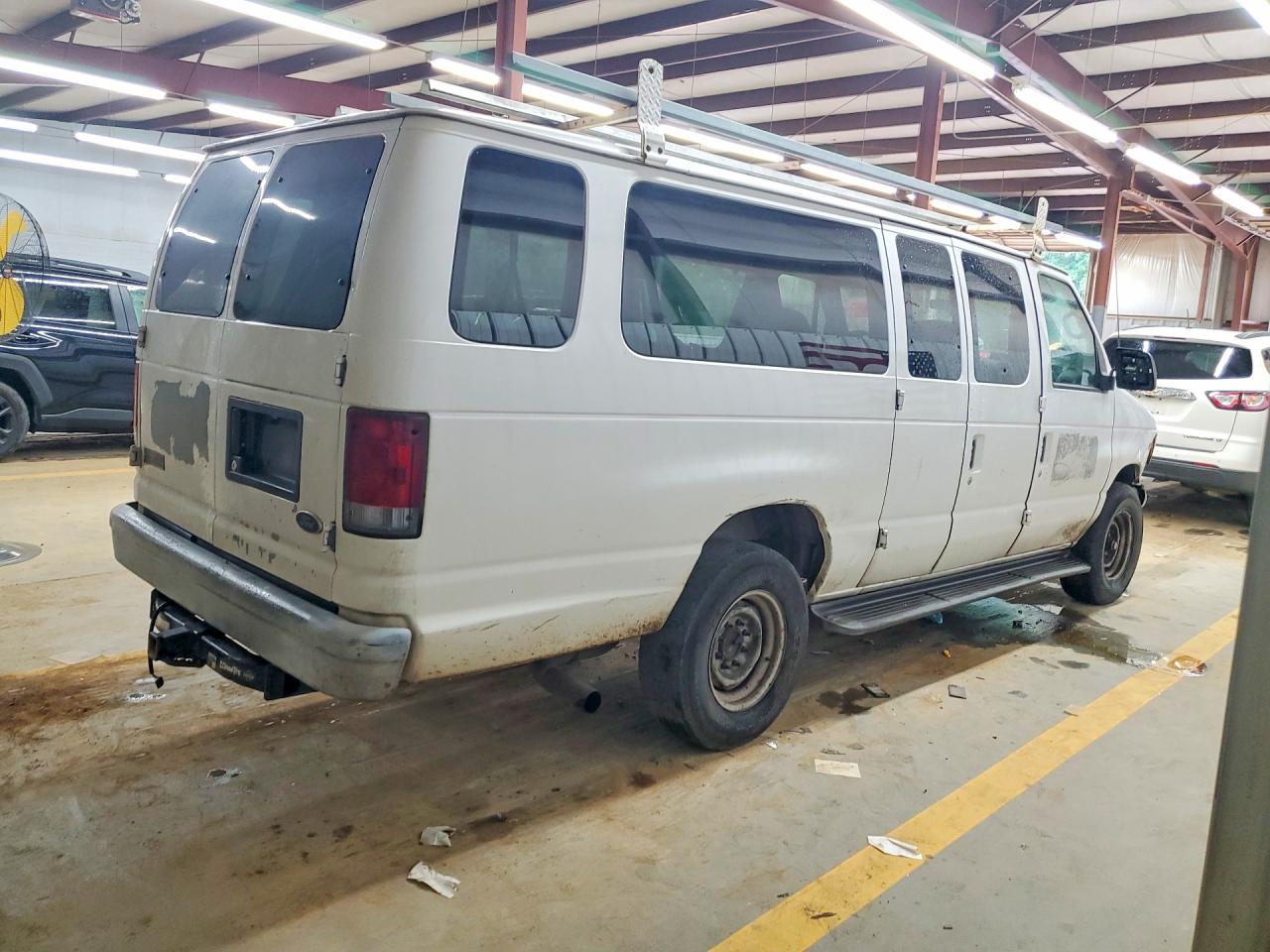 Ford Econoline E350 Super Duty Wagon