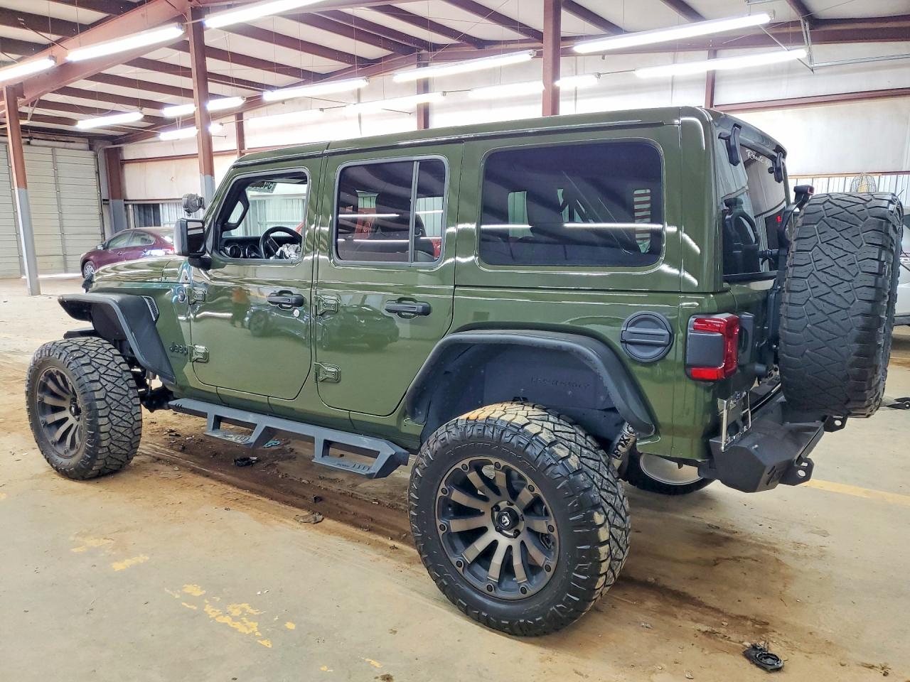 Jeep Wrangler Sahara