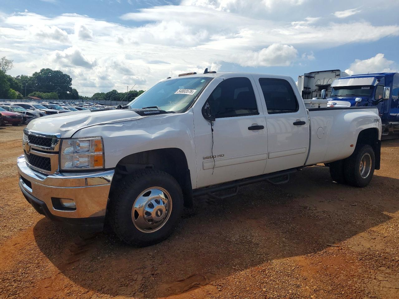 Salvage Chevrolet Silverado Image