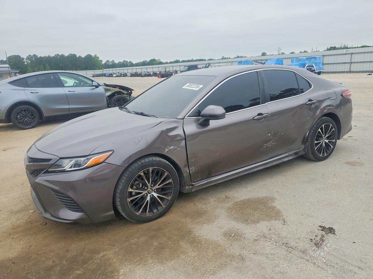 Salvage Toyota Camry Image