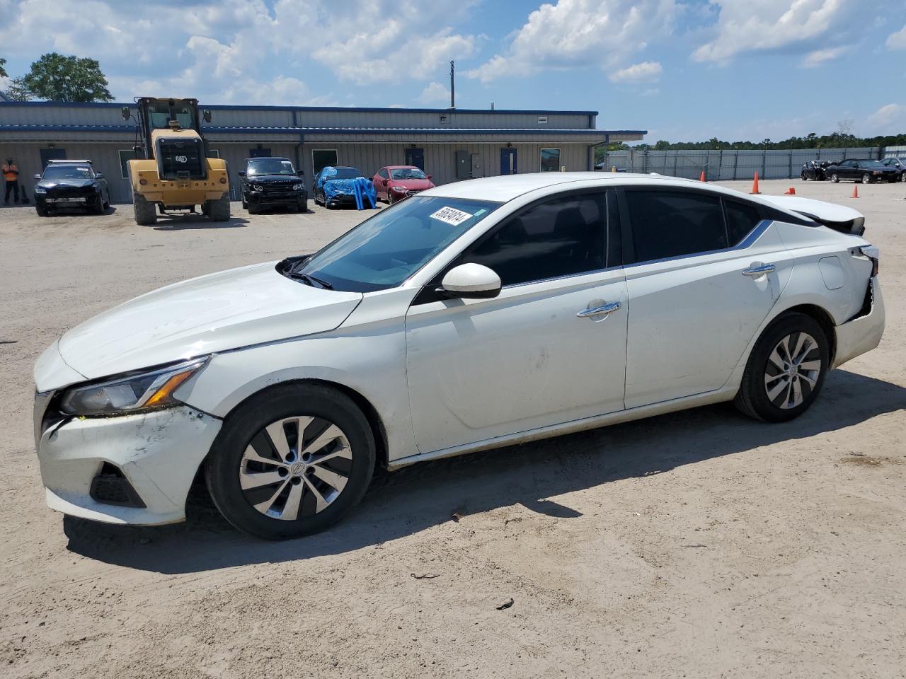 Salvage Nissan Altima Image