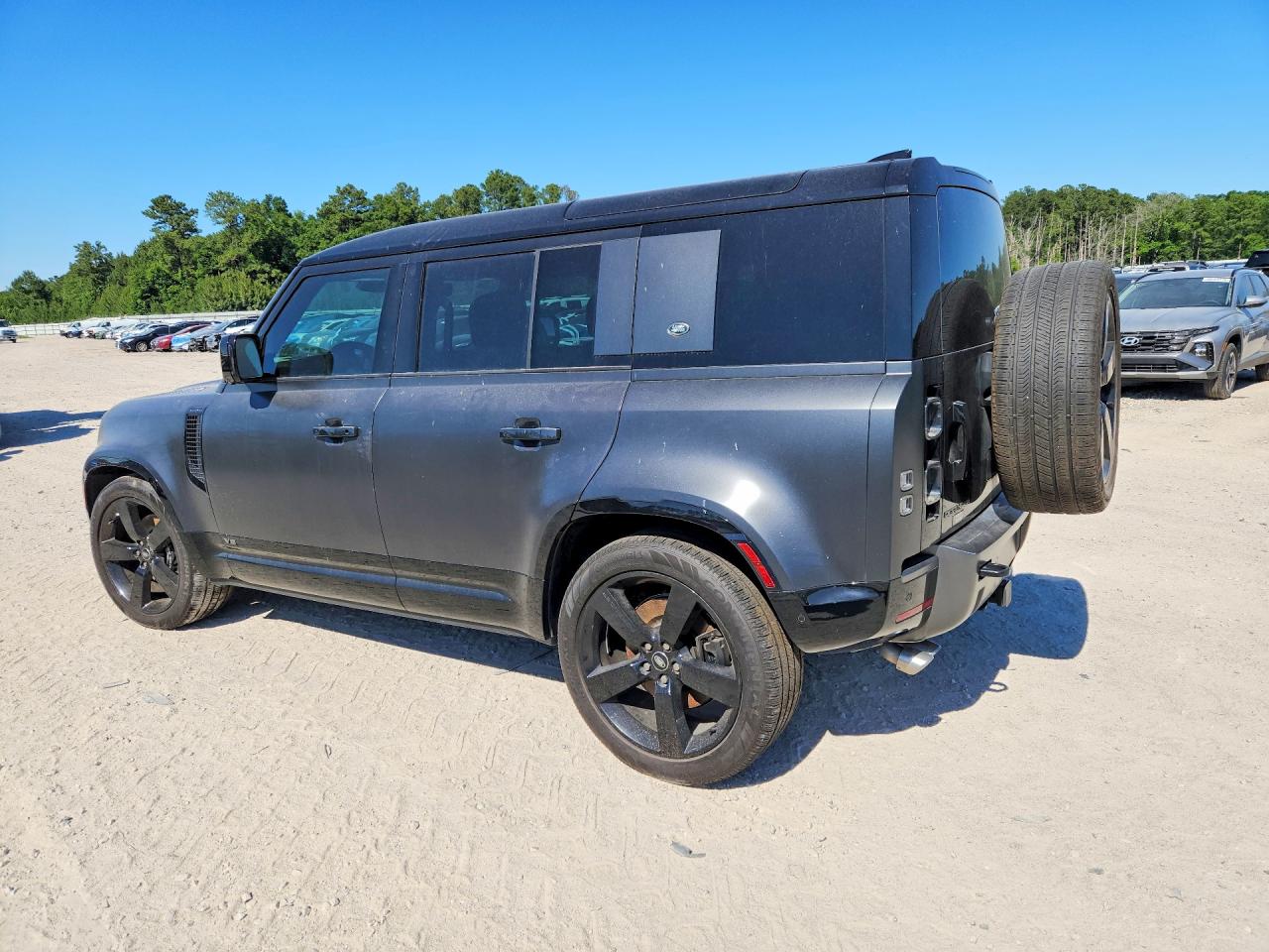 Land Rover Defender 110 Carpathian Edition