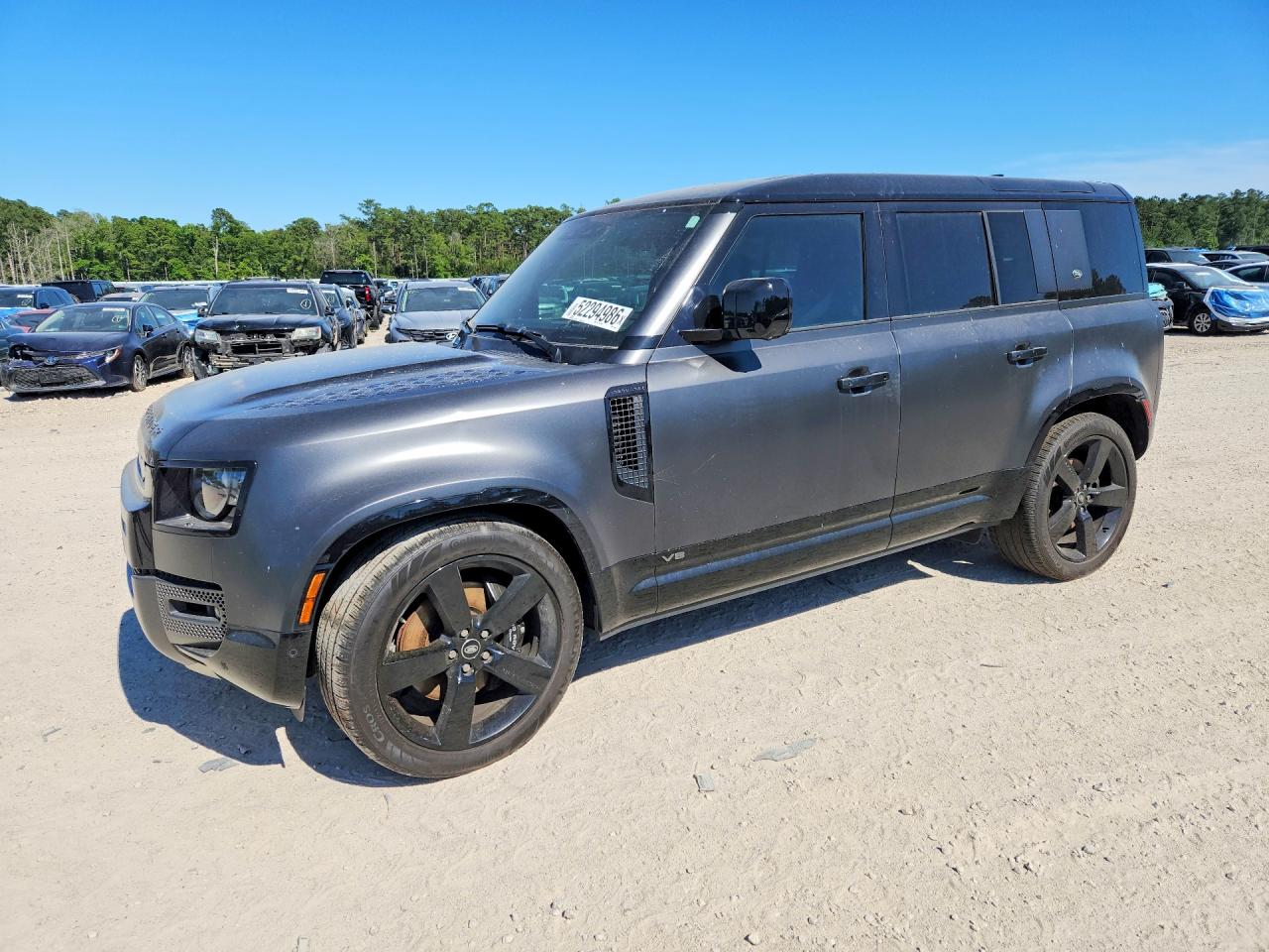 Salvage Land Rover Defender Image