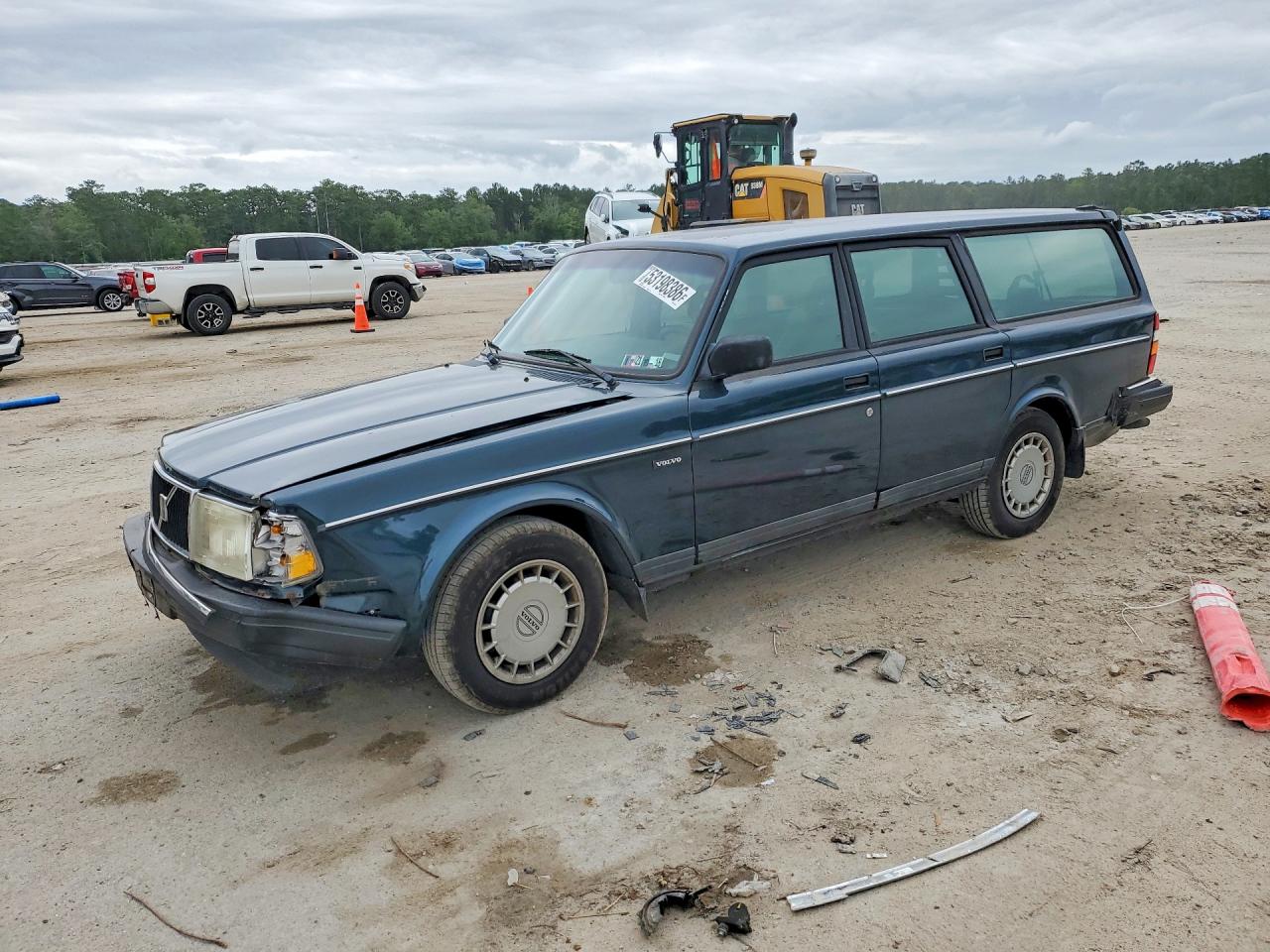Salvage Volvo 240 Image