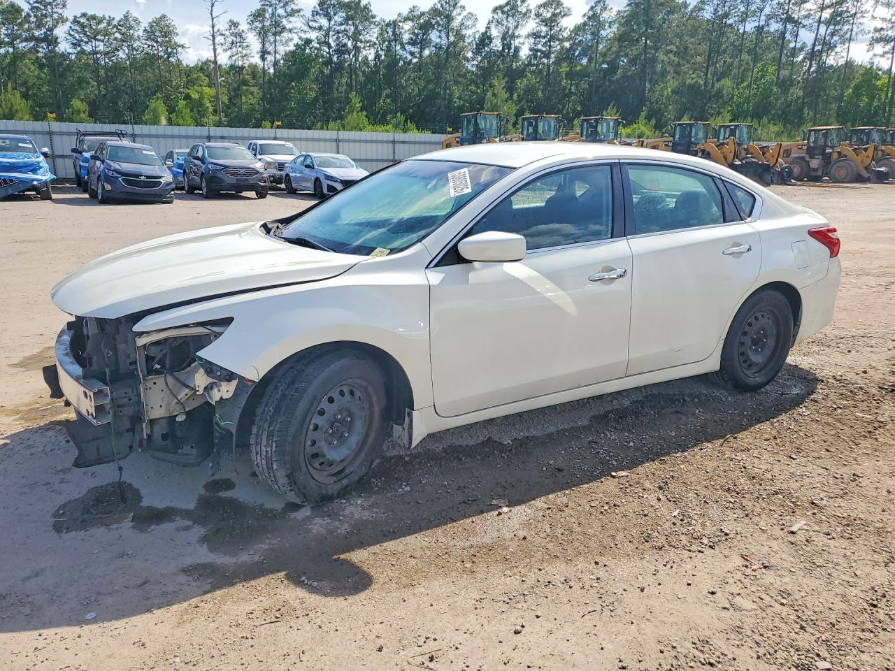 Salvage Nissan Altima Image