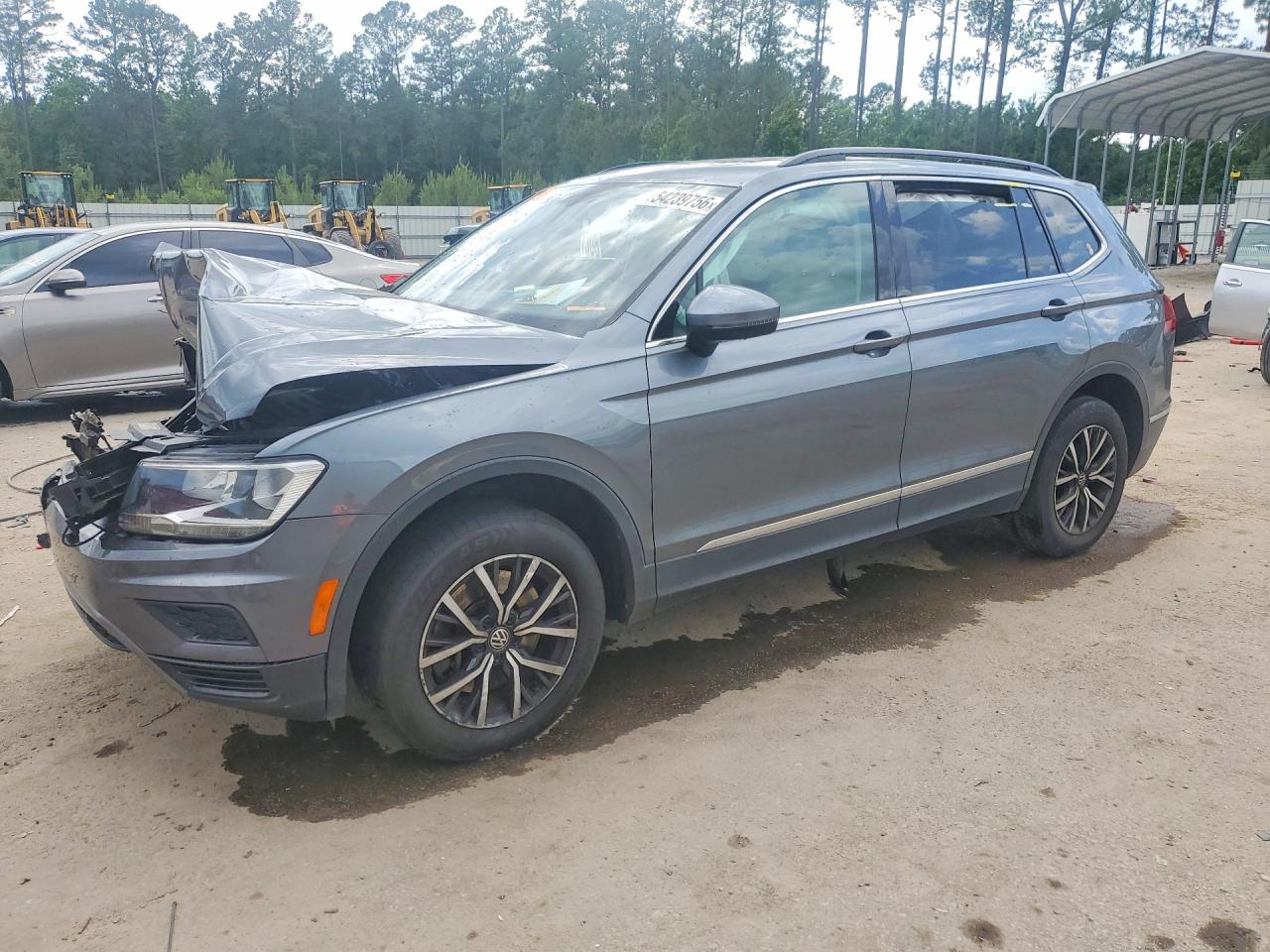 Salvage Volkswagen Tiguan Image