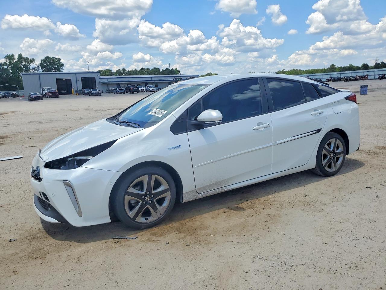 Salvage Toyota Prius Image
