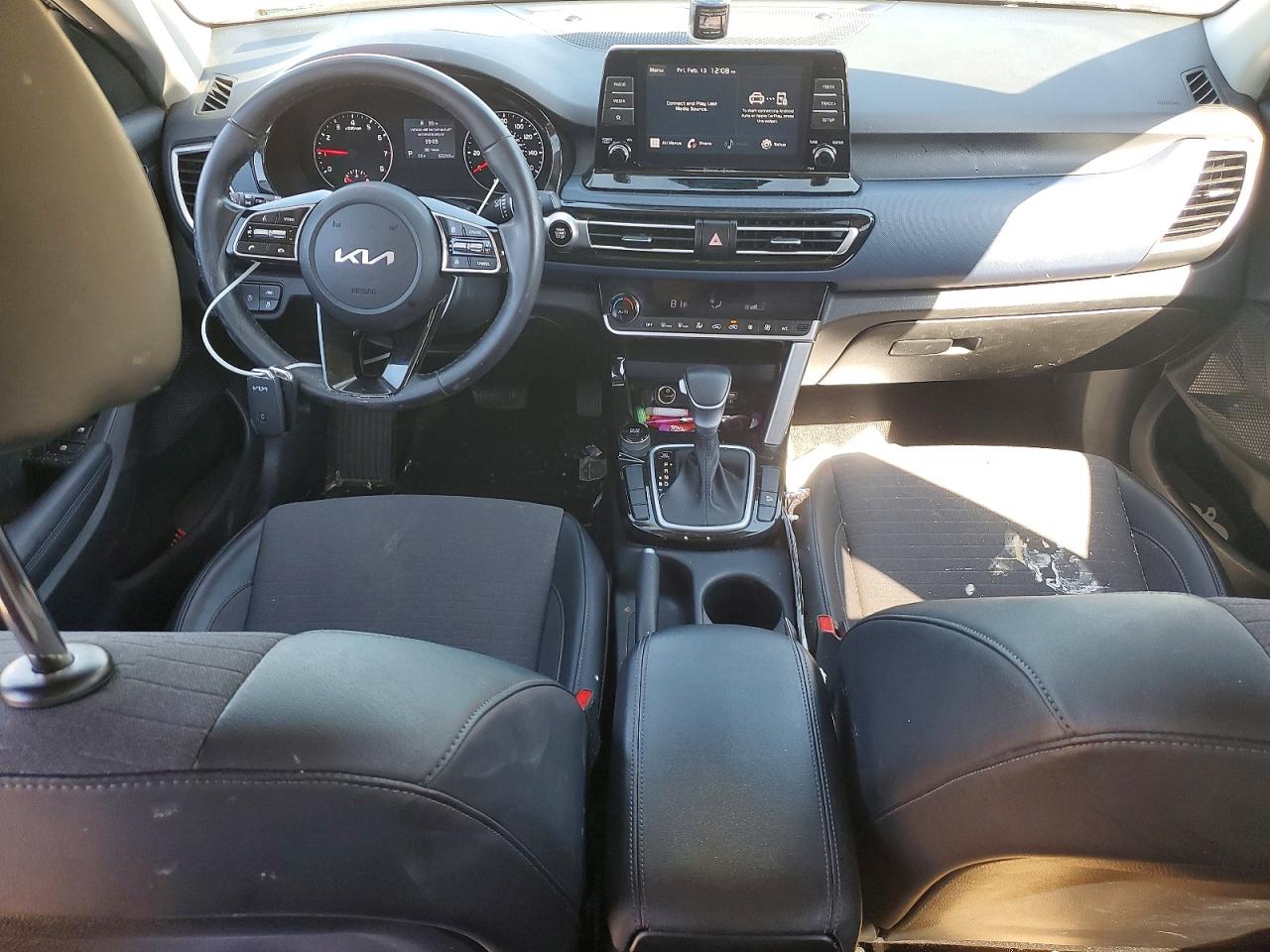 Kia Seltos S